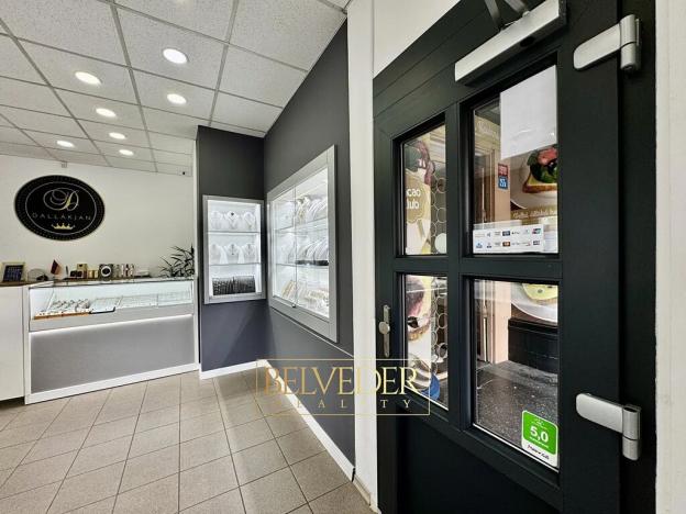 Pronájem obchodního prostoru, Teplice, Masarykova třída, 50 m2