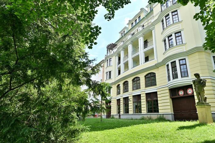 Prodej bytu 6+kk a větší, Karlovy Vary, Zámecký vrch, 225 m2