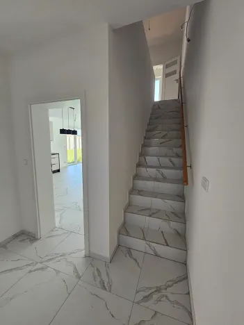 Pronájem rodinného domu, Milovice, Platanová, 137 m2