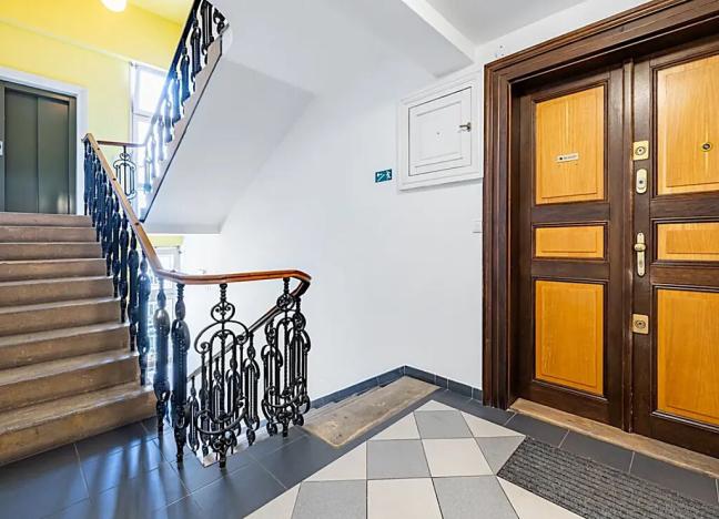 Pronájem kanceláře, Praha - Vinohrady, Americká, 179 m2