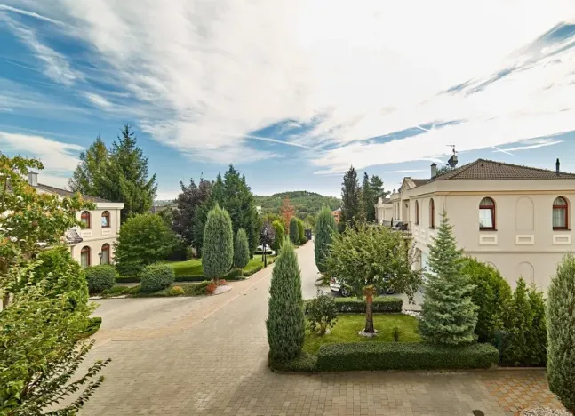 Pronájem vily, Praha, 243 m2