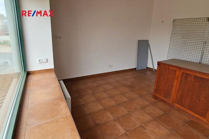 Pronájem obchodního prostoru, Jesenice, Budějovická, 18 m2
