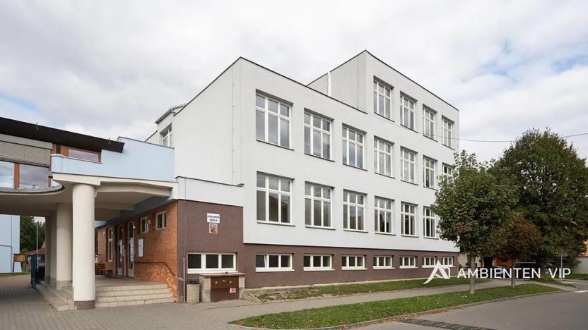 Prodej obchodního prostoru, Újezd u Brna, Nádražní, 901 m2