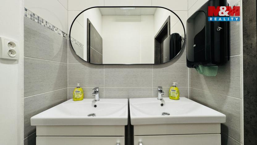 Prodej kanceláře, Klecany, V Honech, 179 m2