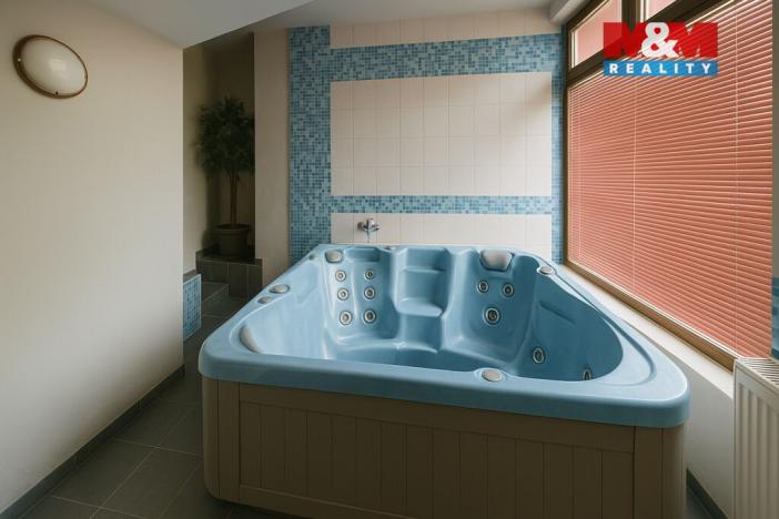 Prodej rodinného domu, České Velenice, Komenského, 650 m2