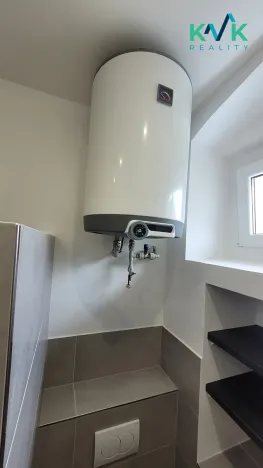 Pronájem bytu 1+1, Karlovy Vary, Závodu míru, 40 m2