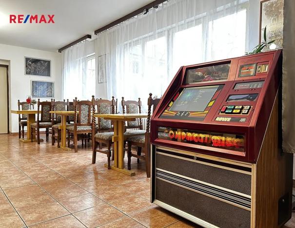 Pronájem komerční nemovitosti, Praha - Újezd nad Lesy, Hodkovská, 190 m2