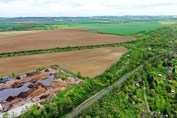 Prodej komerčního pozemku, Hoštka, 7249 m2