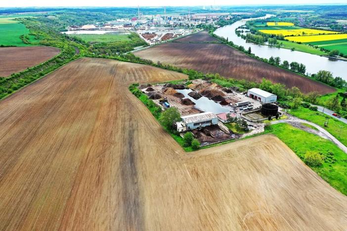 Prodej komerčního pozemku, Hoštka, 9566 m2