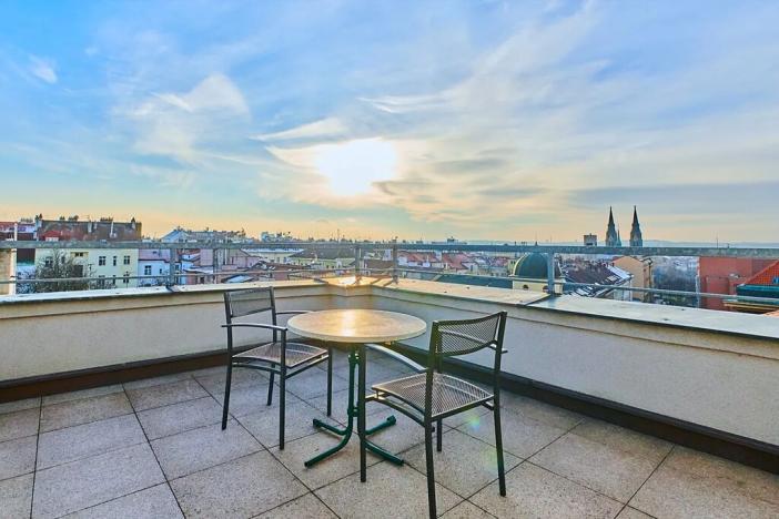 Pronájem kanceláře, Praha, 650 m2