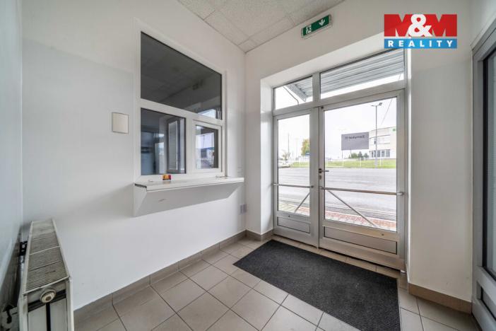 Pronájem výrobních prostor, Volduchy, 1866 m2