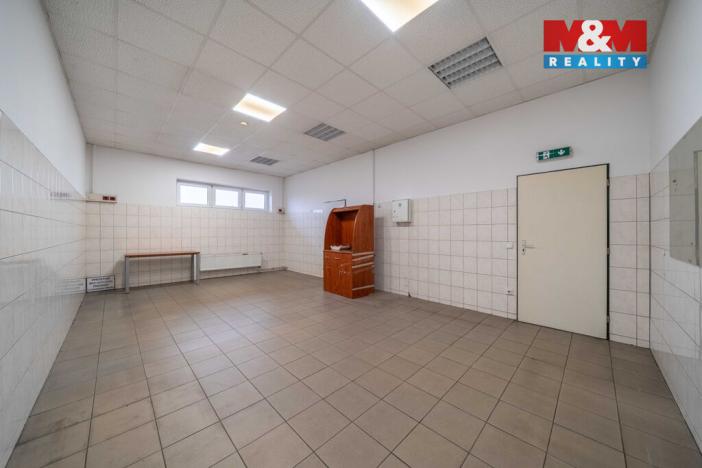 Pronájem výrobních prostor, Volduchy, 1866 m2