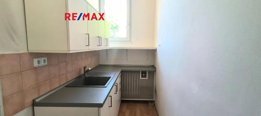 Pronájem kanceláře, Praha - Kobylisy, Horňátecká, 19 m2