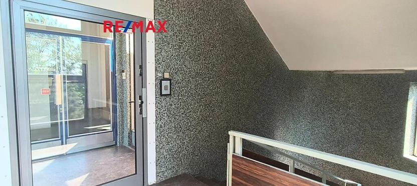 Pronájem kanceláře, Praha - Kobylisy, Horňátecká, 19 m2