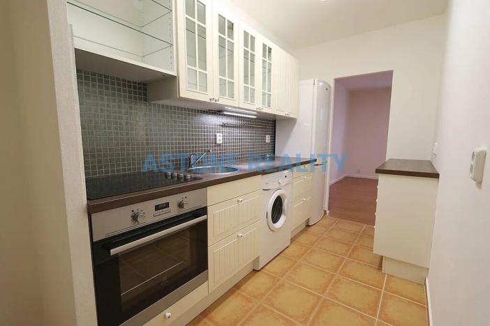 Prodej bytu 1+kk, Praha - Prosek, Pískovcová, 35 m2