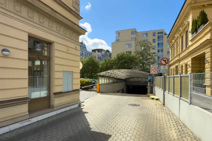 Pronájem bytu 3+kk, Praha - Vinohrady, U Zvonařky, 90 m2