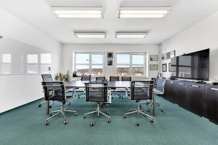 Pronájem kanceláře, Praha, 950 m2