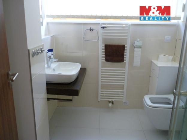 Pronájem rodinného domu, Praha - Cholupice, Lhenická, 200 m2