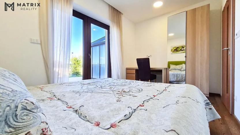 Pronájem rodinného domu, Králův Dvůr, Na Lucberku, 270 m2