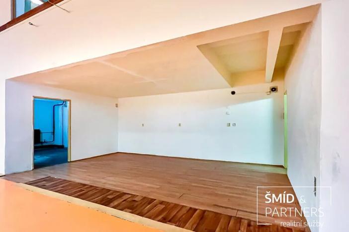 Pronájem komerční nemovitosti, Kolín, Husovo náměstí, 300 m2