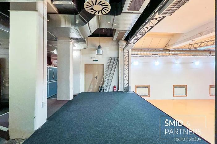 Pronájem komerční nemovitosti, Kolín, Husovo náměstí, 300 m2