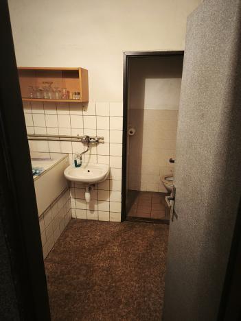 Pronájem skladu, Holovousy