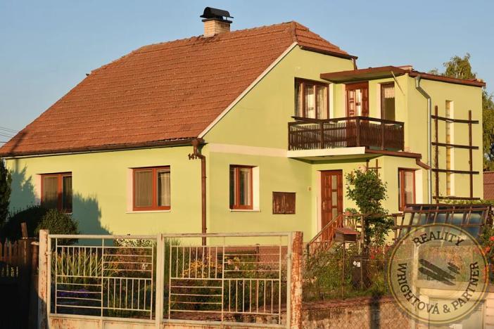 Prodej rodinného domu, Černuc, 240 m2