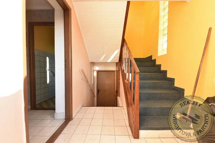 Prodej rodinného domu, Černuc, 240 m2