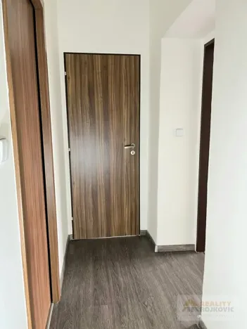 Prodej bytu 1+1, Meziměstí, Školní, 53 m2