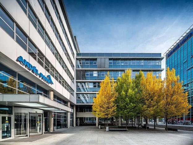 Pronájem kanceláře, Praha - Smíchov, Radlická, 1630 m2