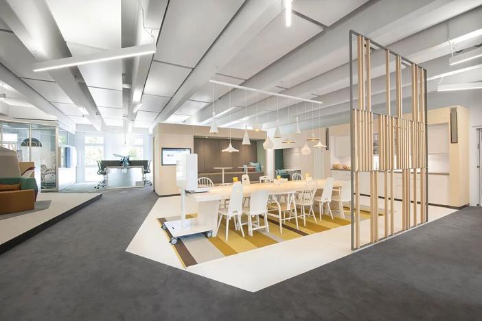 Pronájem kanceláře, Praha - Holešovice, Argentinská, 1990 m2