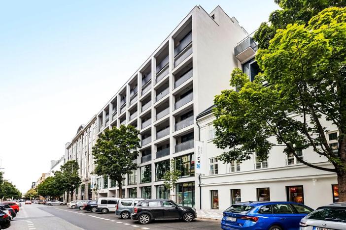 Pronájem garážového stání, Praha - Karlín, Thámova, 12 m2