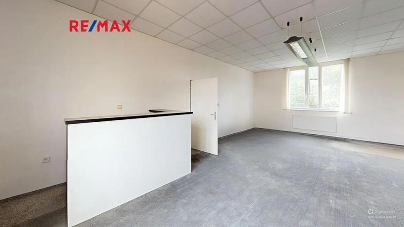 Pronájem skladu, Pardubice, Bohdanečská, 390 m2