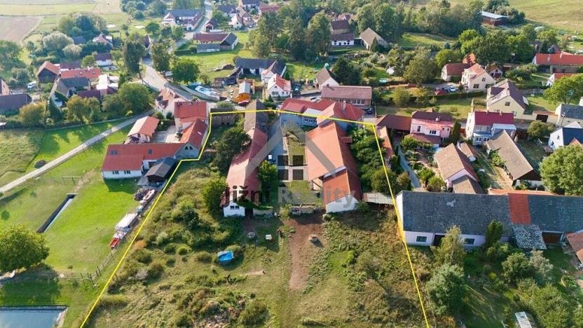 Prodej zemědělského objektu, Slabčice, 1500 m2