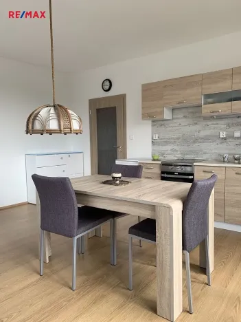 Pronájem bytu 1+kk, Kladno, Jaroslava Holečka, 34 m2