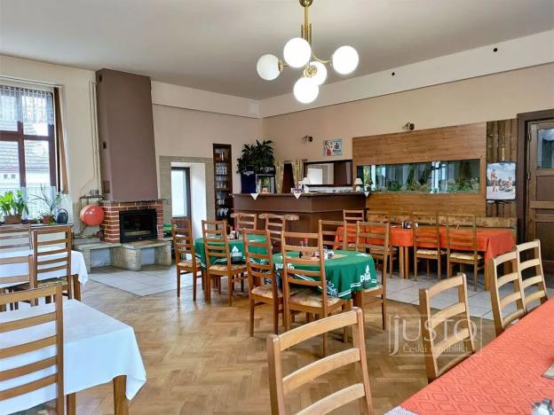 Pronájem restaurace, Písek, Hradiště, 497 m2