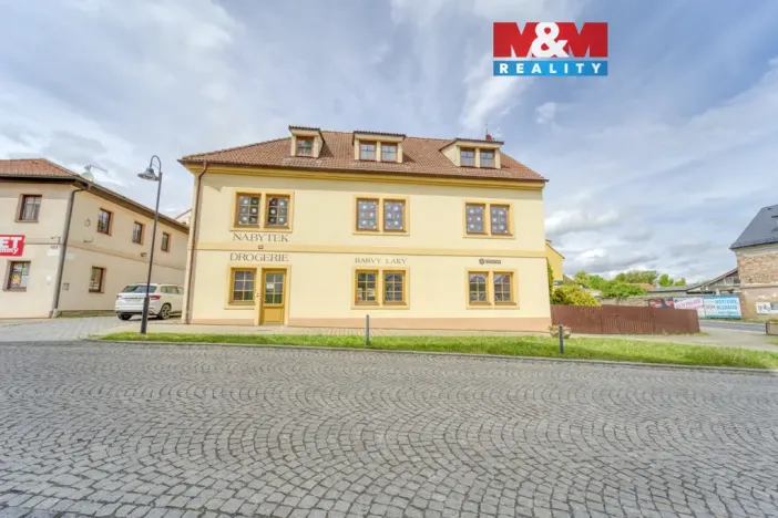 Pronájem obchodního prostoru, Bor, náměstí Republiky, 156 m2