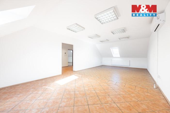 Prodej obchodního prostoru, Velká nad Veličkou, 187 m2