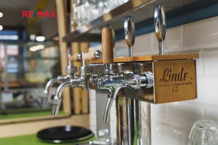 Pronájem restaurace, Praha - Smíchov, Křížová, 236 m2