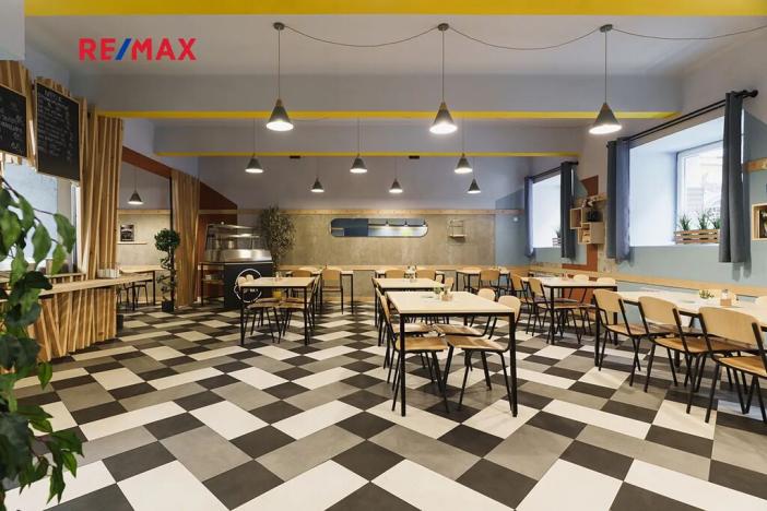 Pronájem restaurace, Praha - Smíchov, Křížová, 236 m2