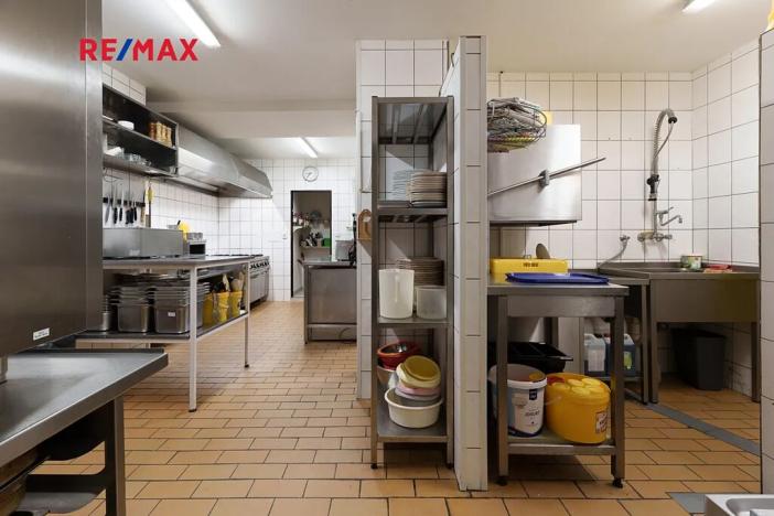 Pronájem restaurace, Praha - Smíchov, Křížová, 236 m2