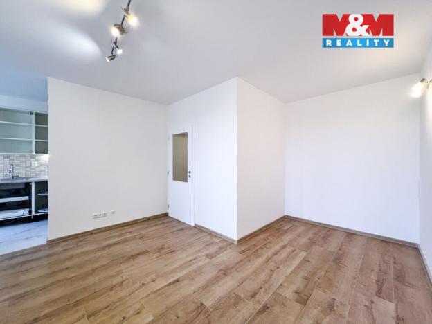 Pronájem bytu 1+kk, Klecany, V Honech, 33 m2