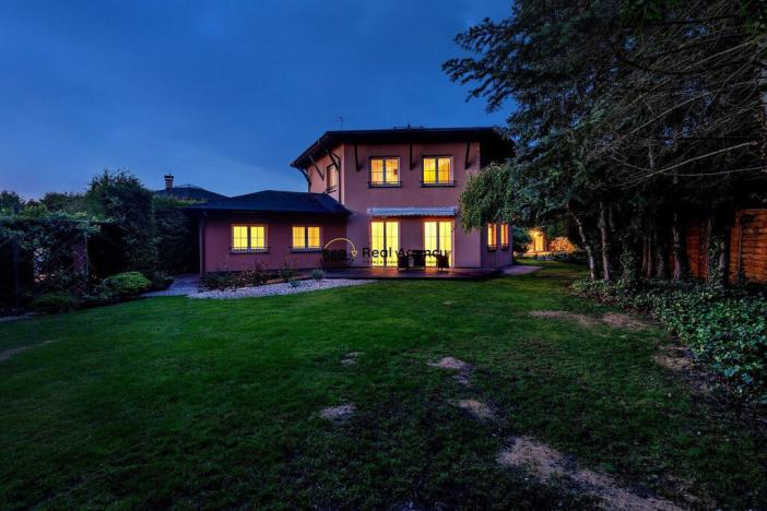 Prodej rodinného domu, Praha - Vinoř, 486 m2