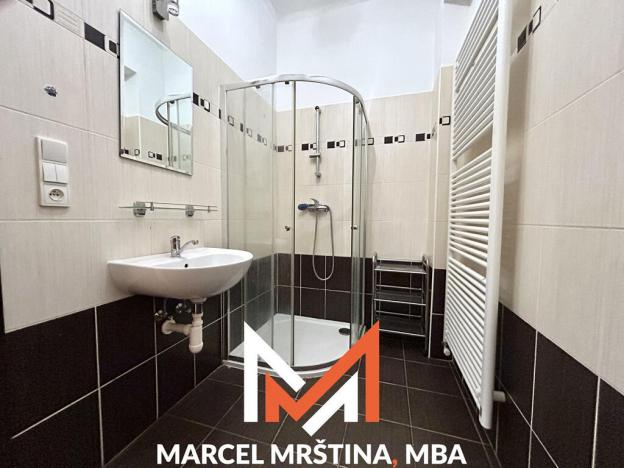 Pronájem bytu 1+kk, Hronov, T. G. Masaryka, 42 m2