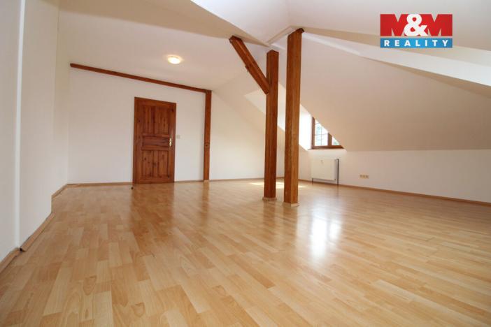 Prodej bytu 2+1, Nový Bor - Arnultovice, Gen. Svobody, 92 m2