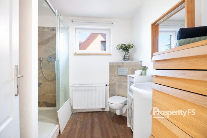 Prodej rodinného domu, Veleň, 141 m2