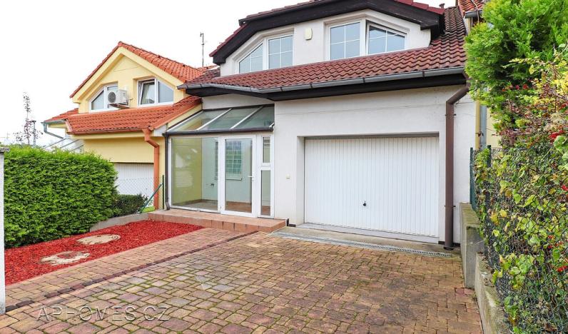 Pronájem rodinného domu, Praha - Dolní Chabry, Velemínská, 107 m2