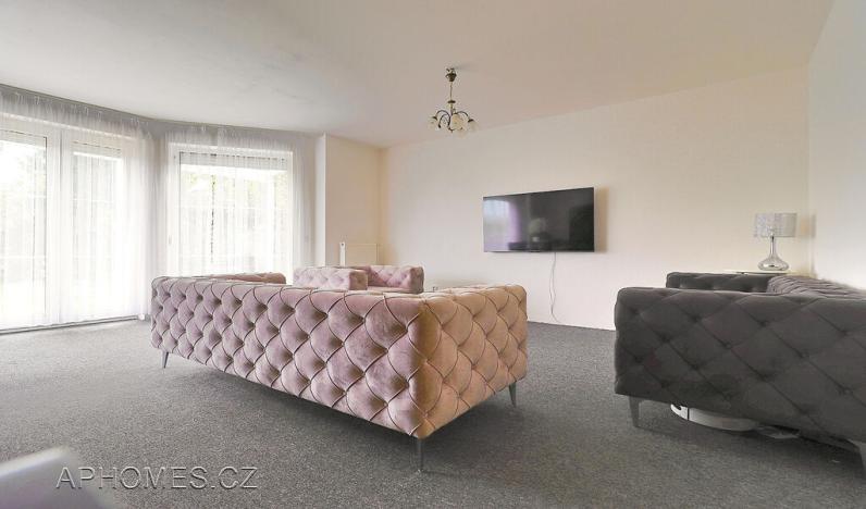 Pronájem rodinného domu, Praha - Dolní Chabry, Velemínská, 107 m2