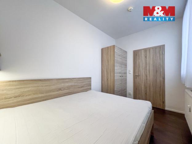 Pronájem bytu 2+kk, Praha - Hlubočepy, Geologická, 34 m2