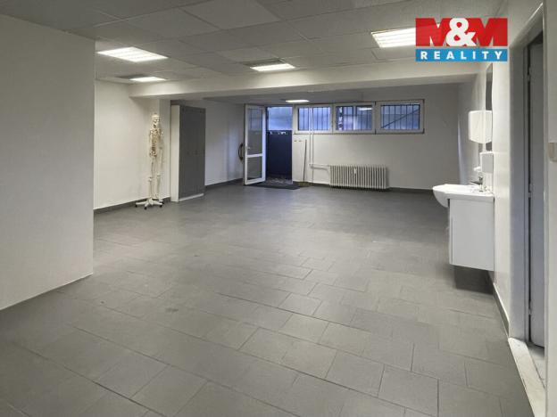 Pronájem obchodního prostoru, Pardubice - Polabiny, Družstevní, 70 m2